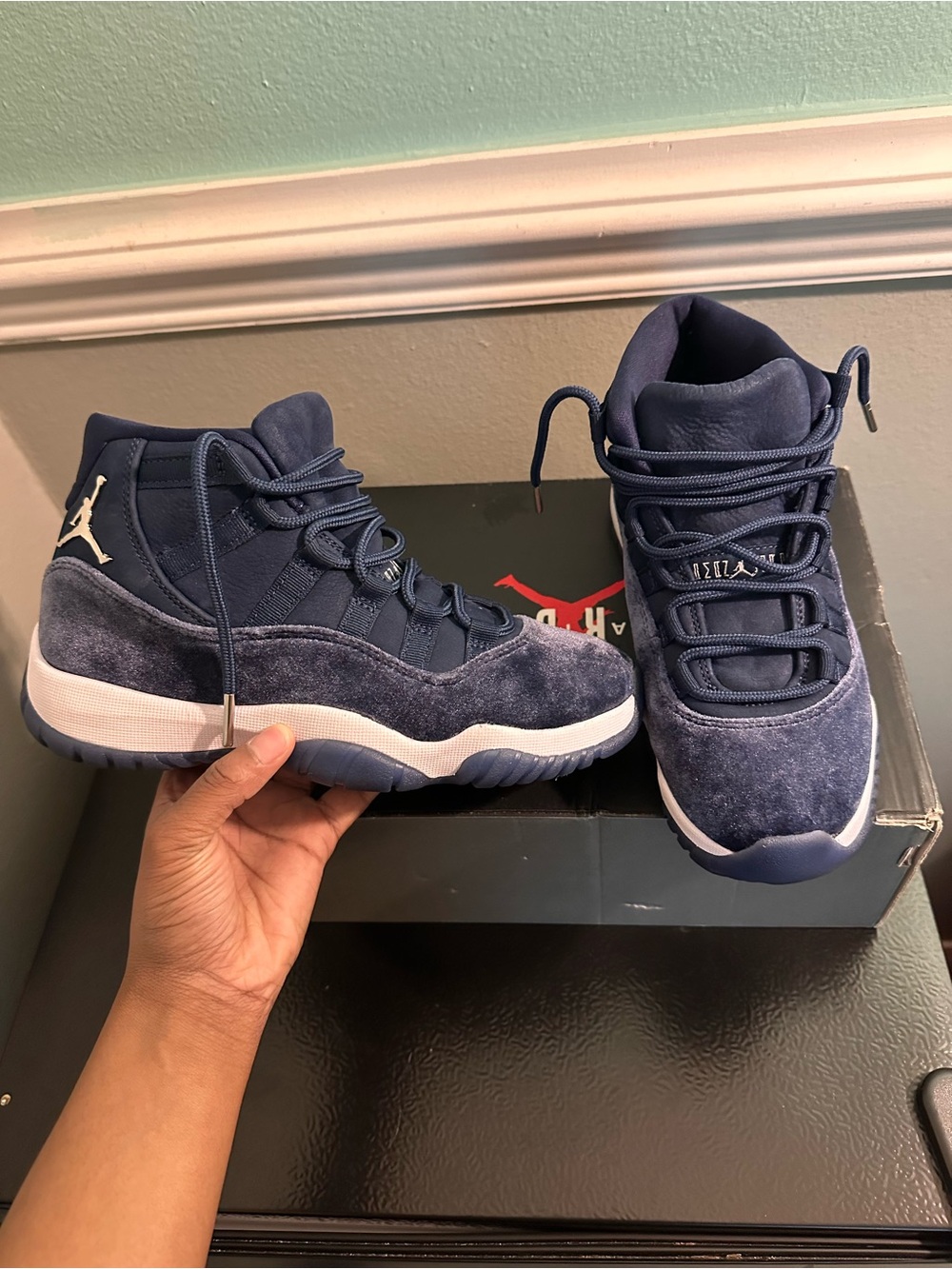 Retro Jordan Big Kids' Midnight Navy Suede High-Top Sneakers